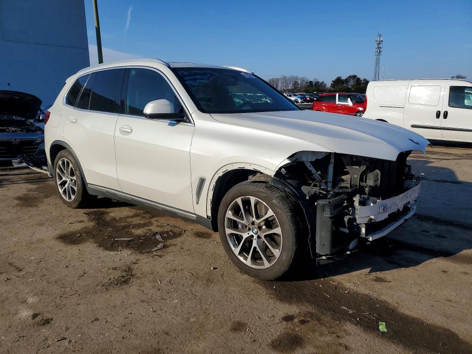 Photo 4 from auction – 2019 BMW X5 XDRIVE4 with VIN 5UXCR6C54KLK79532