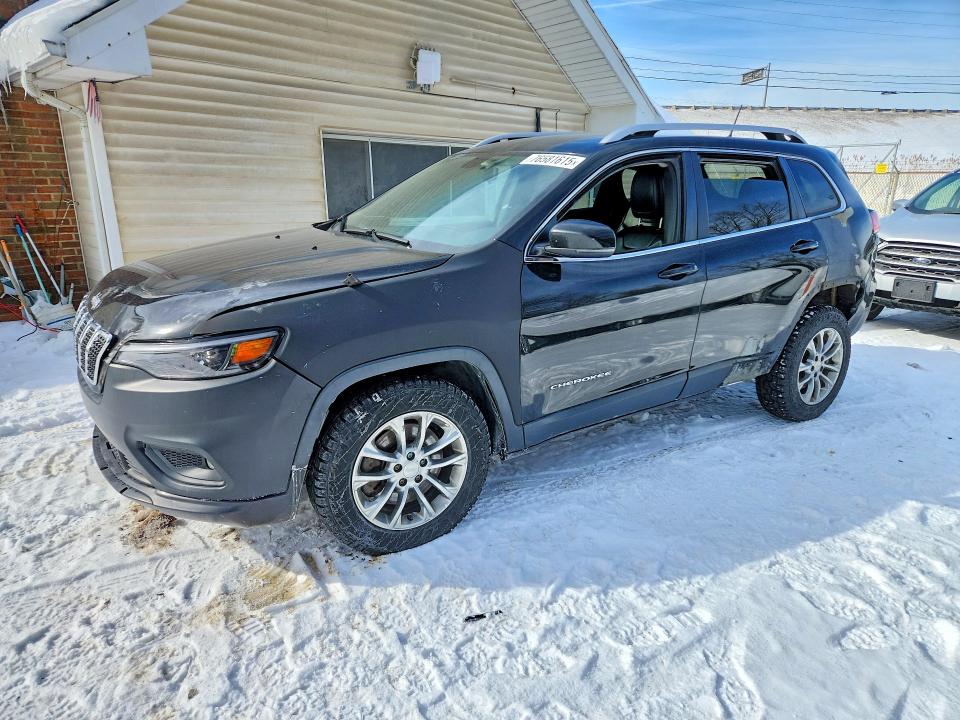 JEEP CHEROKEE 2019 with VIN 1C4PJLLB0KD316407 - Photo from auction