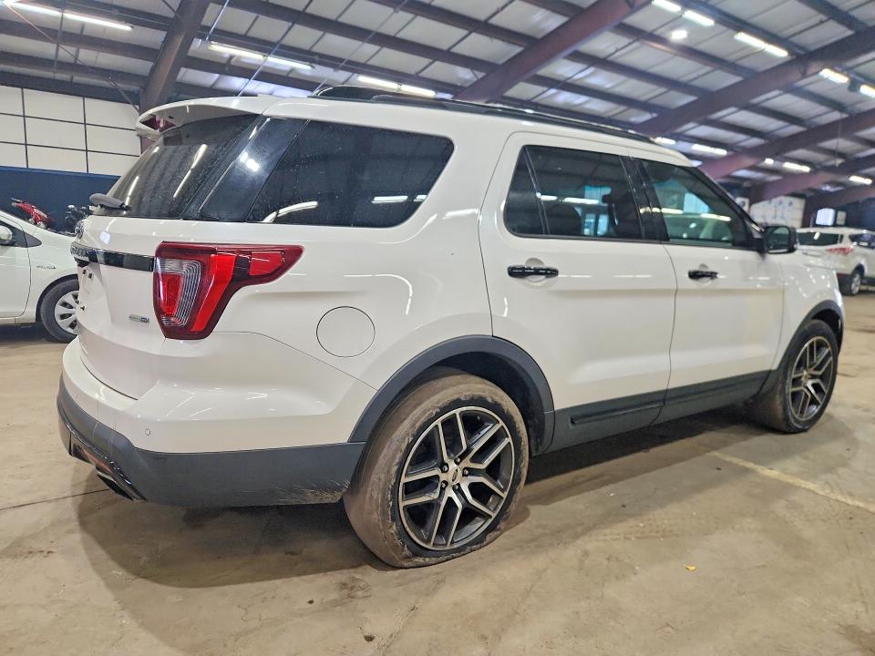 Photo 3 from auction – 2017 FORD EXPLORER S with VIN 1FM5K8GT5HGA52091