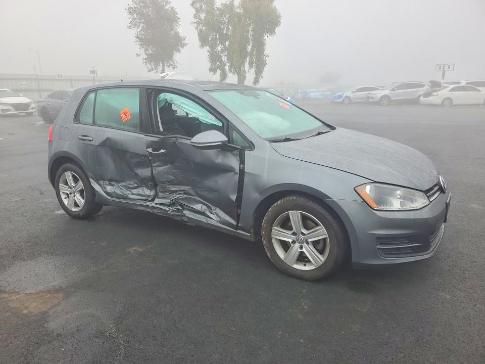 Photo 4 from auction – 2017 VOLKSWAGEN GOLF S with VIN 3VW217AU6HM065795