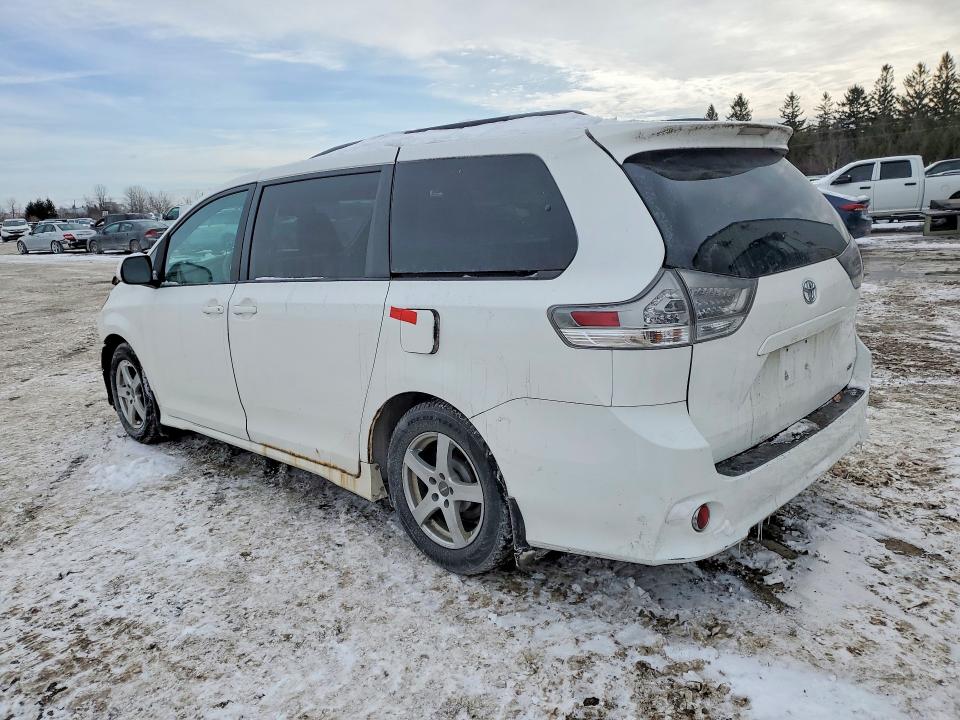Photo 2 from auction – 2011 TOYOTA SIENNA with VIN 5TDXK3DC3BS175194