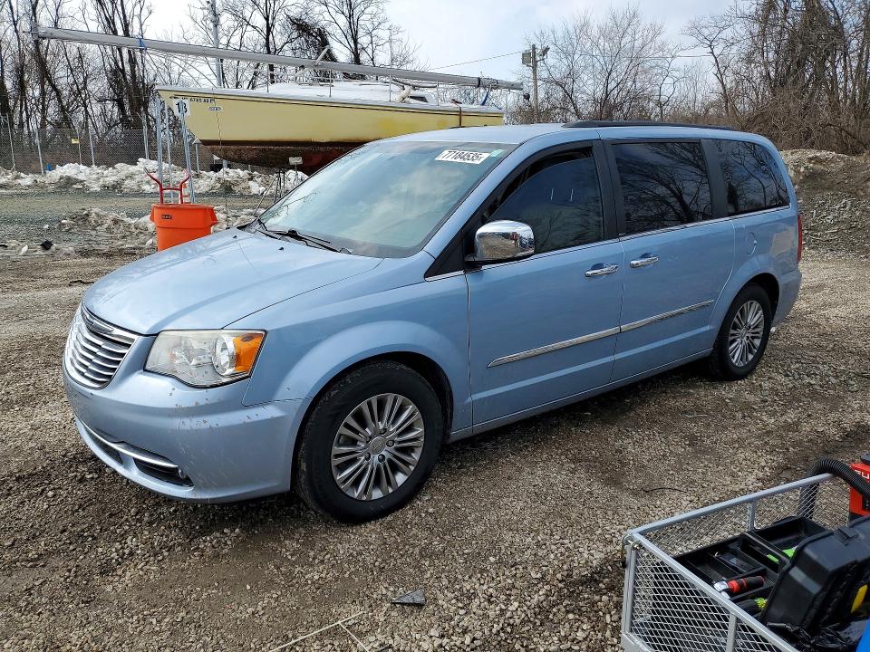 CHRYSLER TOWN & COU 2013 with VIN 2C4RC1CGXDR534034 - Photo from auction