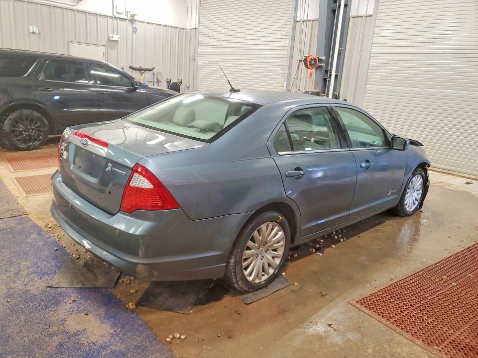 Zdjęcie 3 z aukcji – 2011 FORD FUSION z VIN 3FADP0L30BR335593