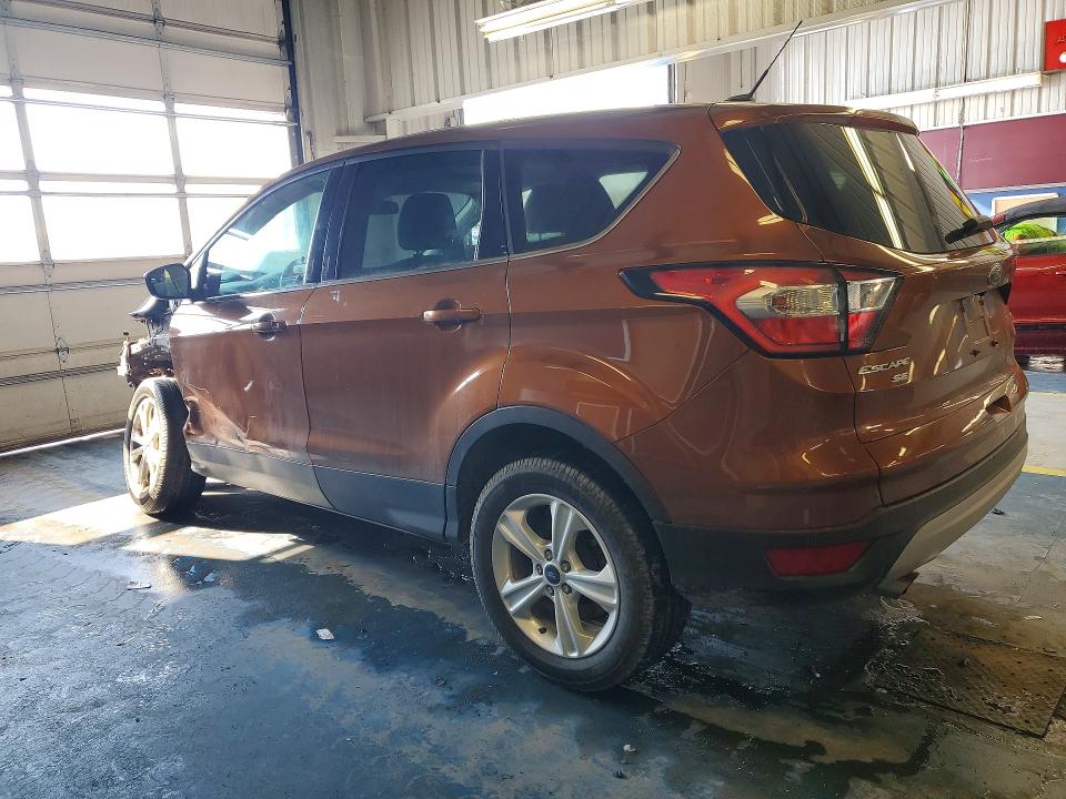 Photo 2 from auction – 2017 FORD ESCAPE with VIN 1FMCU0G98HUD31947