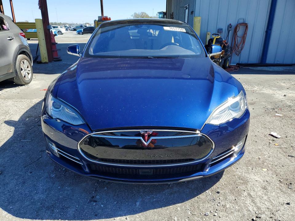 Photo 5 from auction – 2016 TESLA MODEL S with VIN 5YJSA1E25GF136447