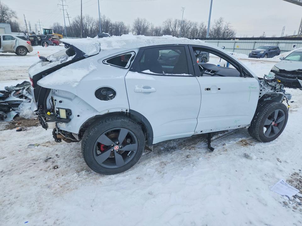 Photo 3 from auction – 2020 JAGUAR E-PACE CHE with VIN SADF12FX7L1014147