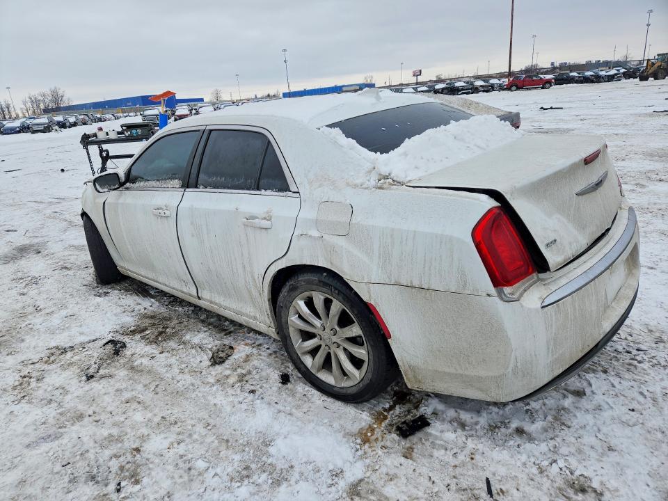 Photo 2 from auction – 2016 CHRYSLER 300 with VIN 2C3CCARG8GH321465