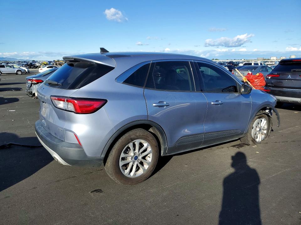 Photo 3 from auction – 2022 FORD ESCAPE with VIN 1FMCU0BZ8NUA40142