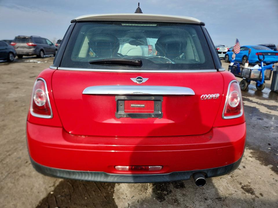 Photo 6 from auction – 2011 MINI COOPER with VIN WMWSU3C52BT097707