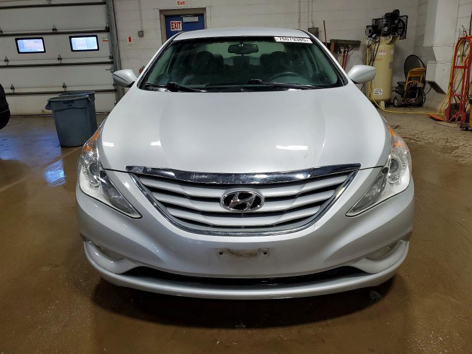 Photo 5 from auction – 2013 HYUNDAI SONATA with VIN 5NPEB4AC7DH761536