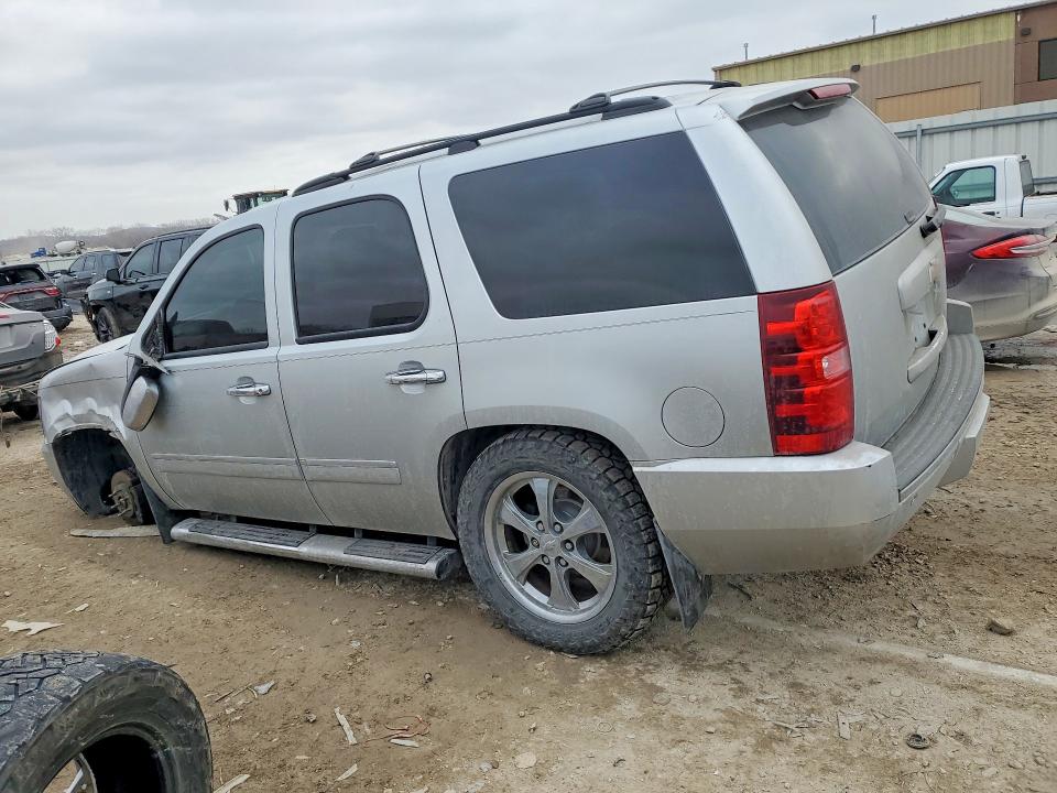 Photo 2 from auction – 2012 CHEVROLET TAHOE K150 with VIN 1GNSKCE02CR315418