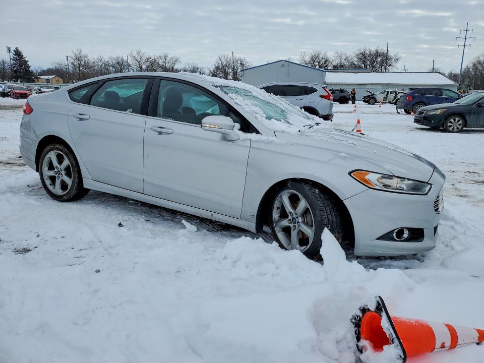 Photo 4 from auction – 2016 FORD FUSION with VIN 3FA6P0H75GR179112