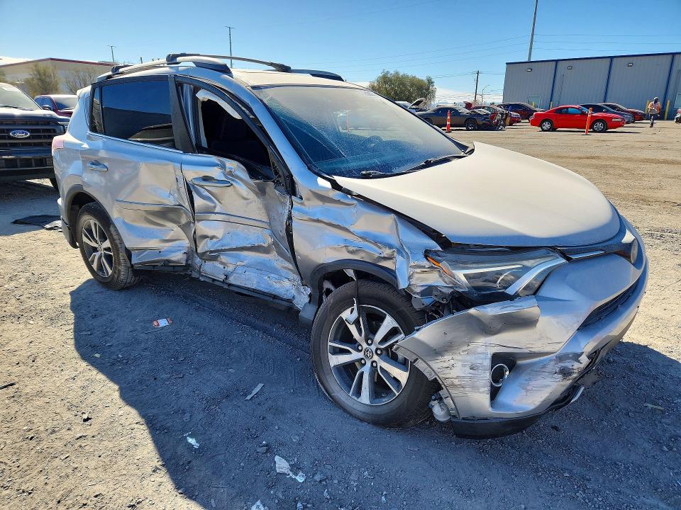Photo 4 from auction – 2017 TOYOTA RAV4 with VIN 2T3WFREV1HW345319