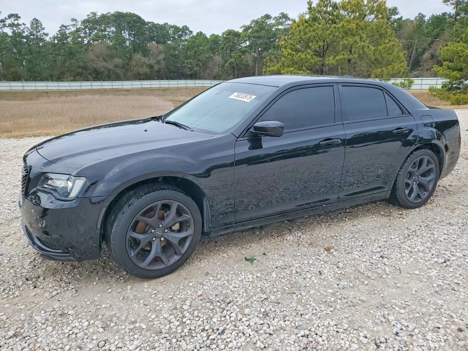CHRYSLER 300 2022 with VIN 2C3CCAAG7NH249280 - Photo from auction