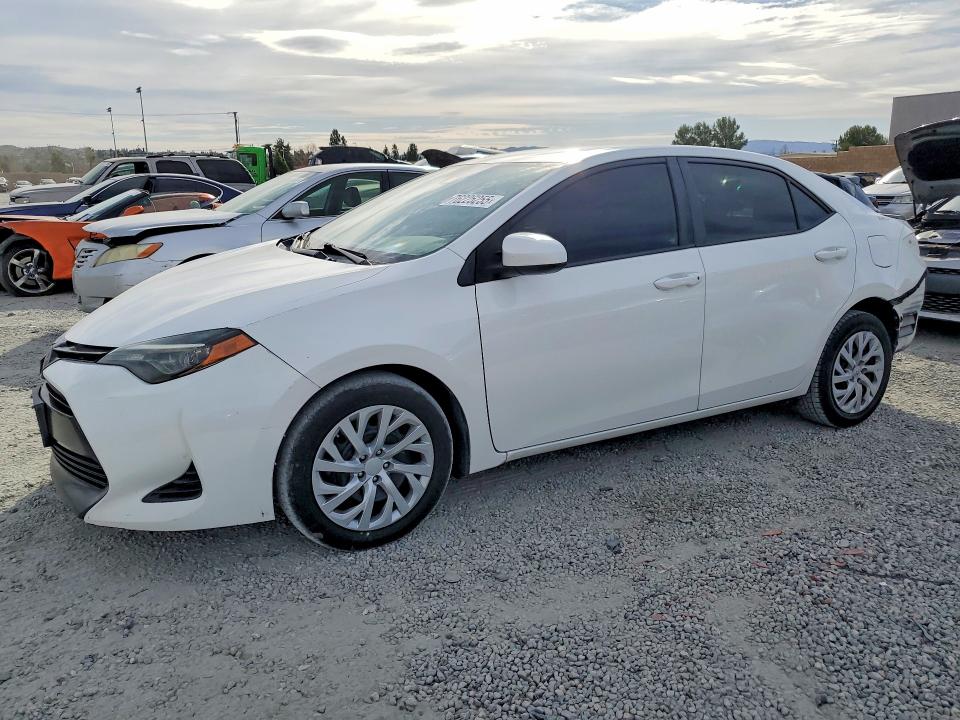 TOYOTA COROLLA 2018 with VIN 2T1BURHE7JC986054 - Photo from auction
