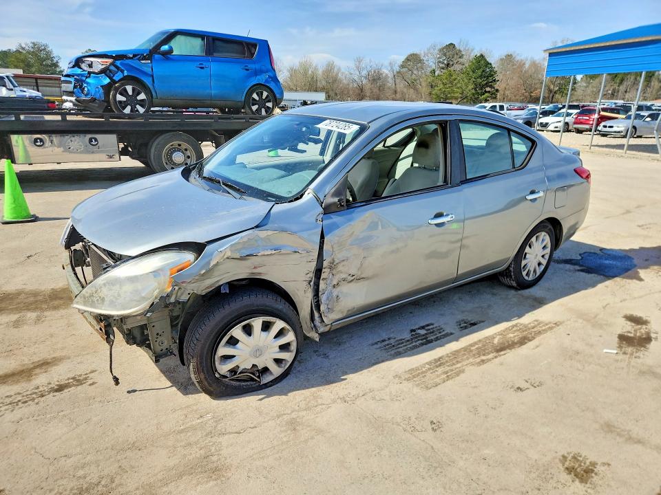 NISS VERSA 2013 with VIN 3N1CN7AP1DL821669 - Photo from auction