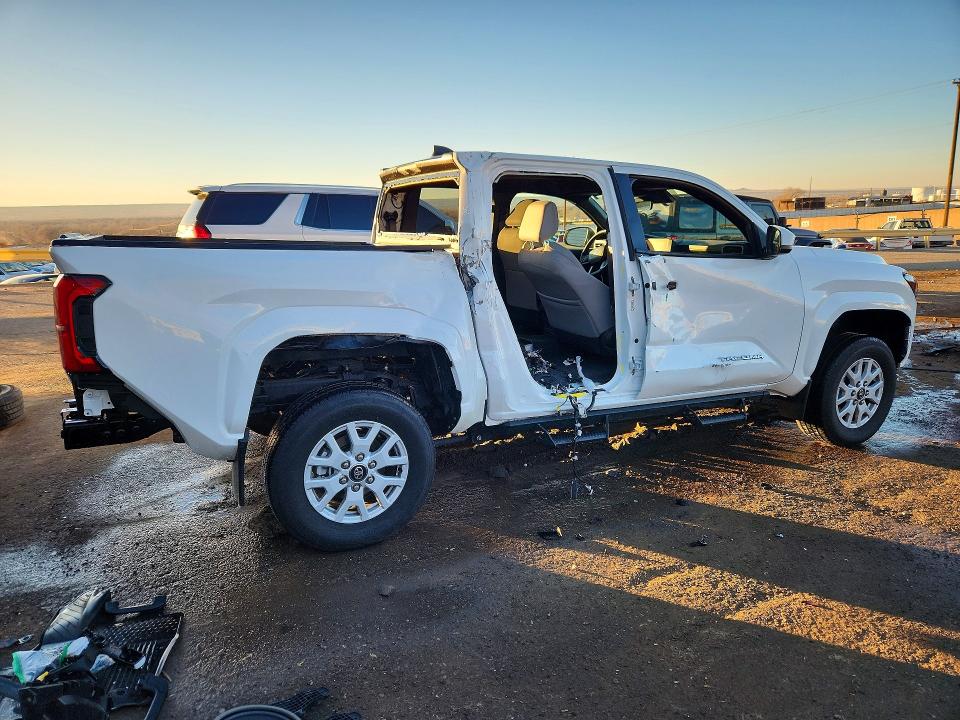 Photo 3 from auction – 2024 TOYOTA TACOMA with VIN 3TMLB5JN2RM006889