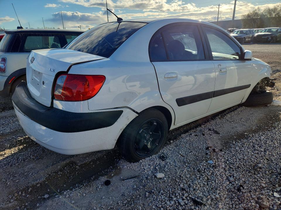 Photo 3 from auction – 2008 KIA RIO with VIN KNADE123186316187