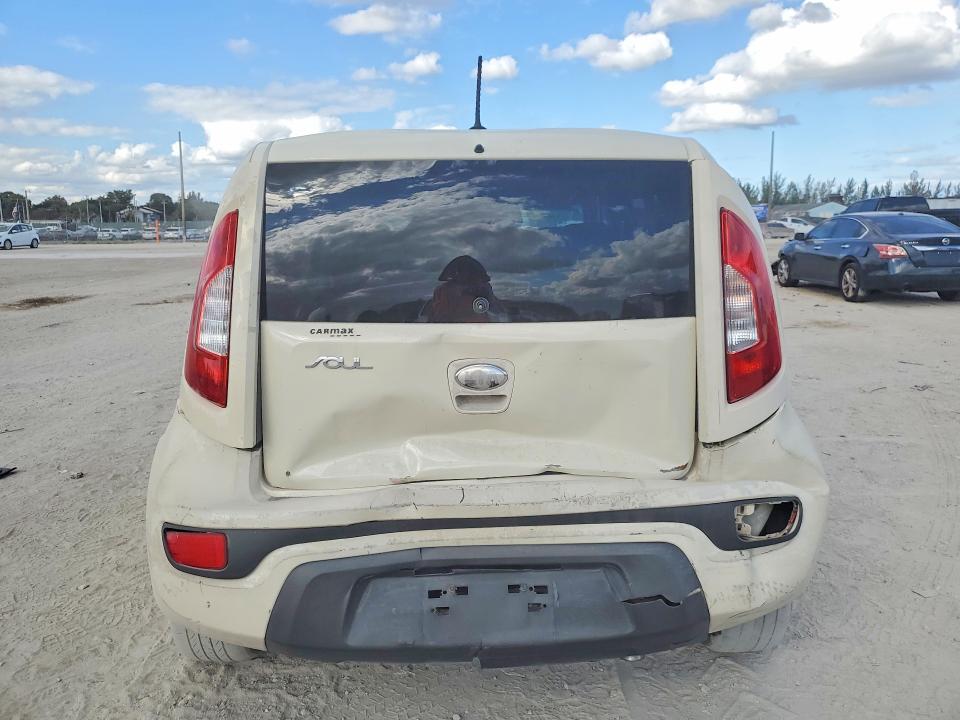 Photo 6 from auction – 2013 KIA SOUL with VIN KNDJT2A55D7567674