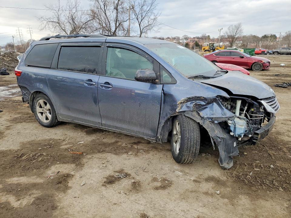 Photo 4 from auction – 2016 TOYOTA SIENNA LE with VIN 5TDKK3DCXGS709485