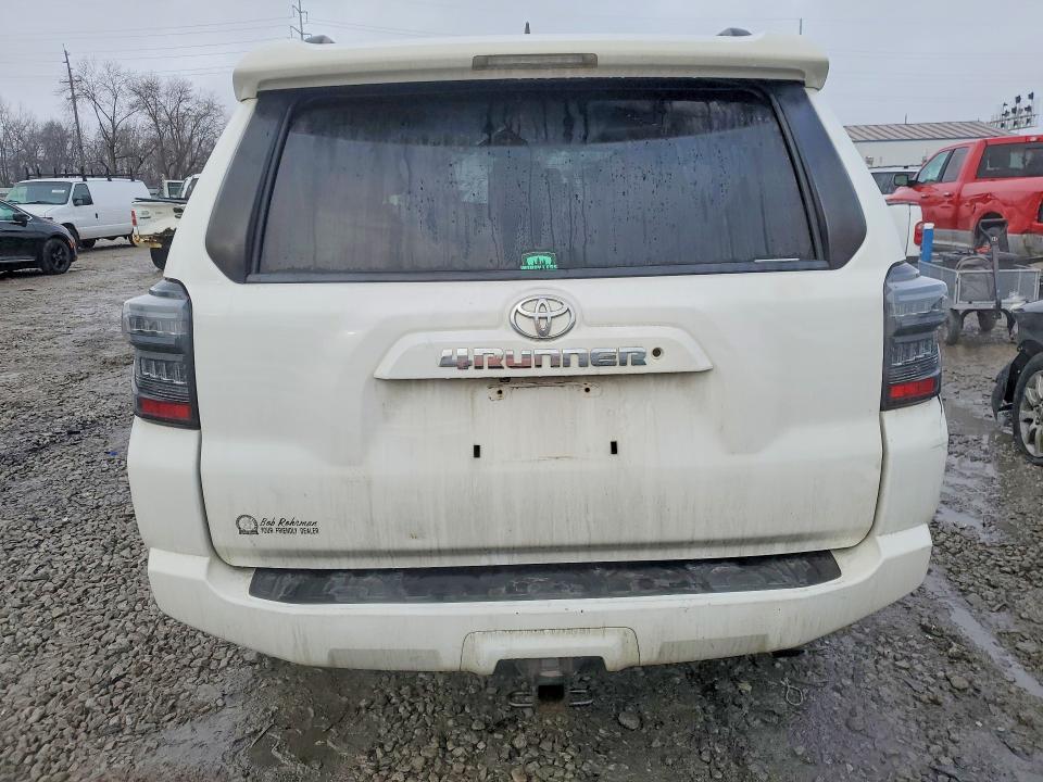 Photo 6 from auction – 2019 TOYOTA 4RUNNER with VIN JTEBU5JR7K5664823
