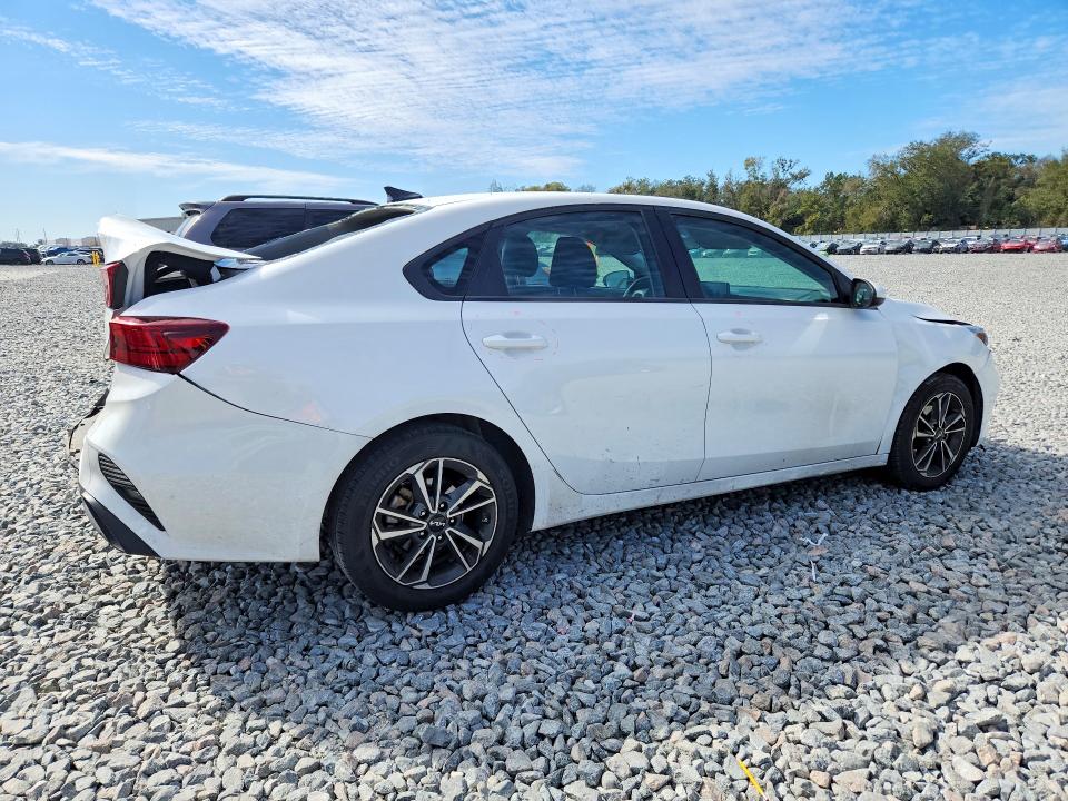 Photo 3 from auction – 2023 KIA FORTE with VIN 3KPF24AD0PE621124