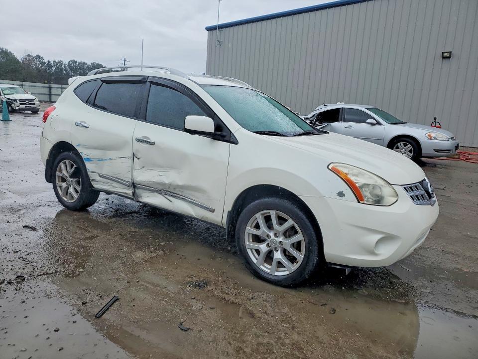 Photo 4 from auction – 2013 NISSAN ROGUE S with VIN JN8AS5MTXDW516714