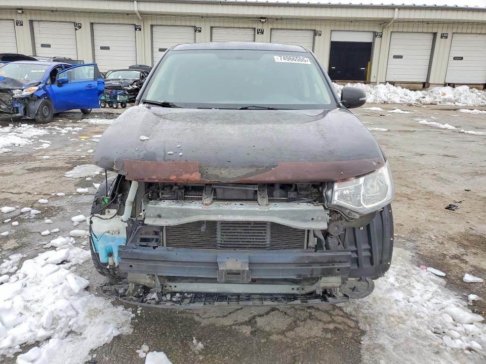 Photo 5 from auction – 2014 MITSUBISHI OUTLANDER with VIN JA4AD3A37EZ014090