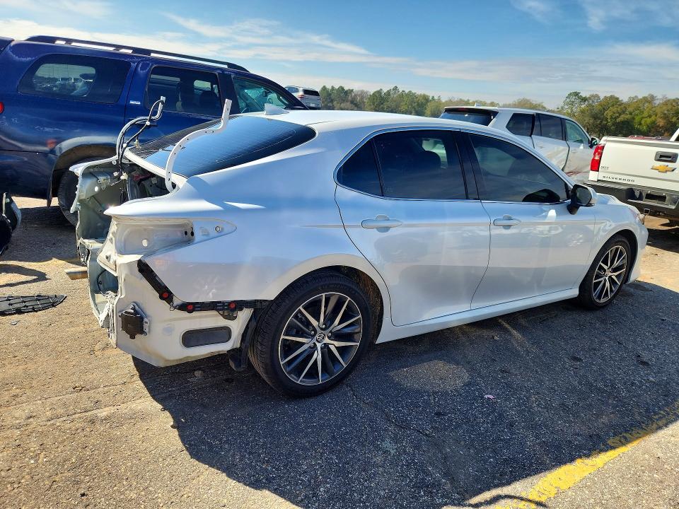 Photo 3 from auction – 2023 TOYOTA CAMRY with VIN 4T1F31AK2PU616210