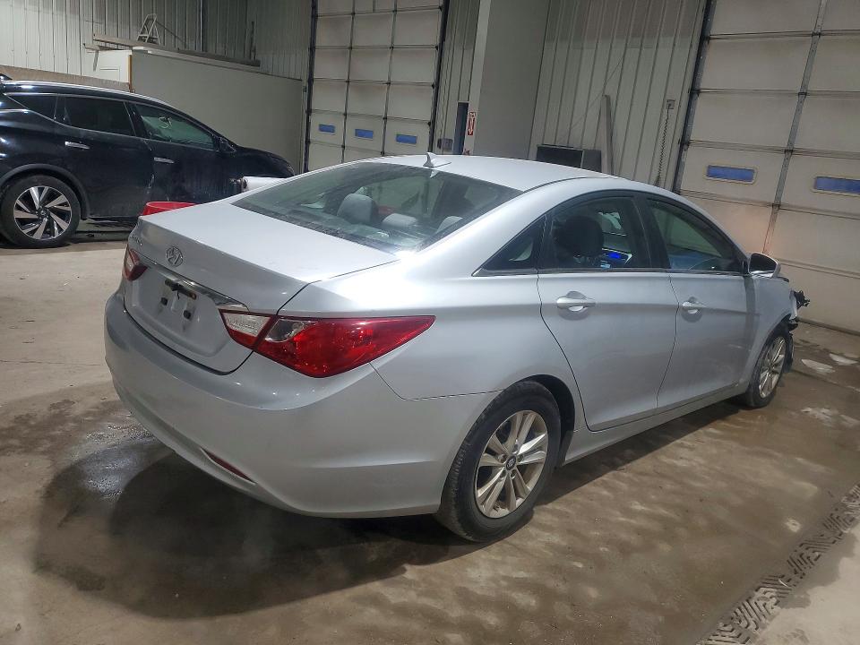 Photo 3 from auction – 2012 HYUNDAI SONATA GLS with VIN 5NPEB4AC0CH450741