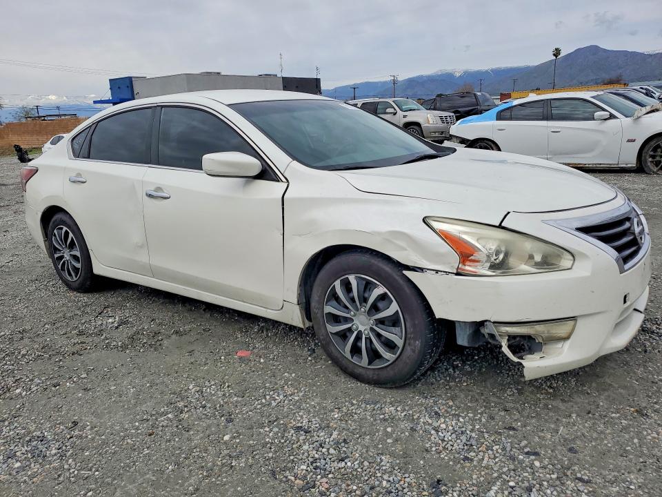 صورة رقم 4 من المزاد - 2015 NISSAN ALTIMA مع VIN 1N4AL3AP7FC412244