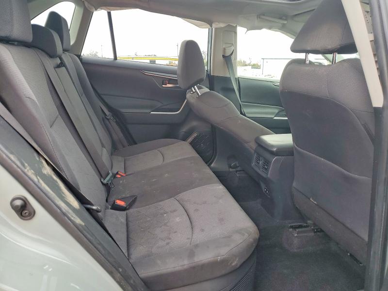 Photo 11 from auction – 2019 TOYOTA RAV4 with VIN JTMRWRFV0KD016367