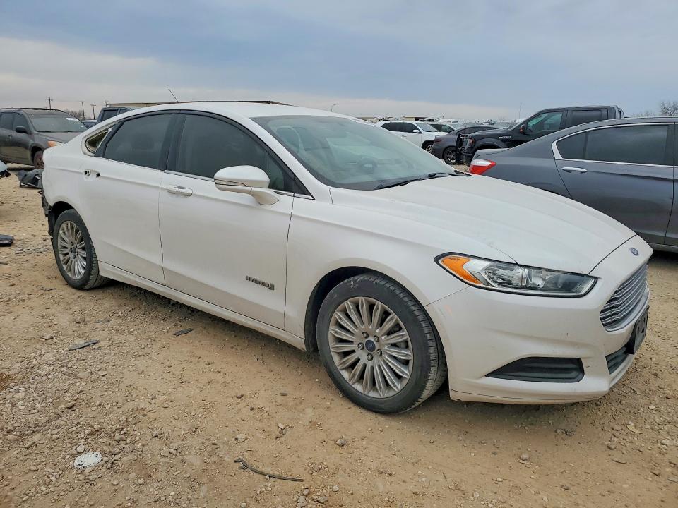 Photo 4 from auction – 2014 FORD FUSION with VIN 3FA6P0LU6ER184359