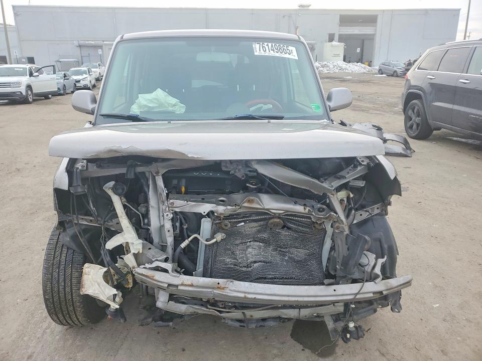 Photo 5 from auction – 2005 TOYOTA SCION XB with VIN JTLKT324X50196848