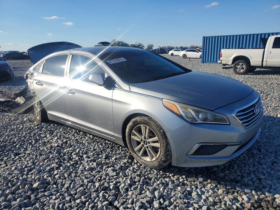 Photo 4 from auction – 2015 HYUNDAI SONATA with VIN 5NPE24AF4FH242568
