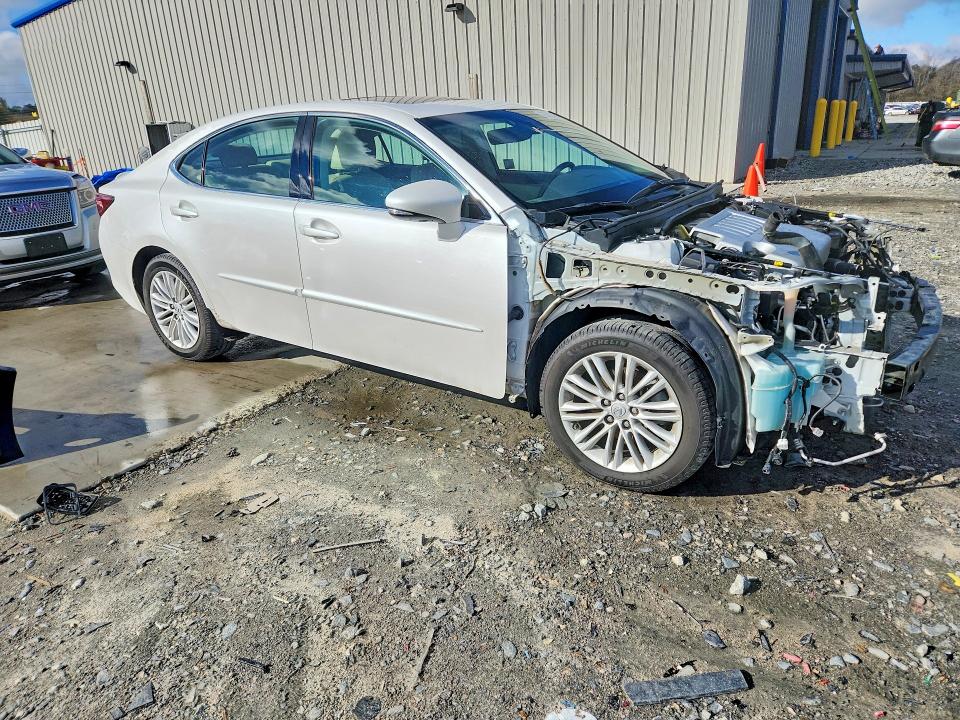 Photo 4 from auction – 2017 LEXUS ES with VIN 58ABK1GG4HU038352
