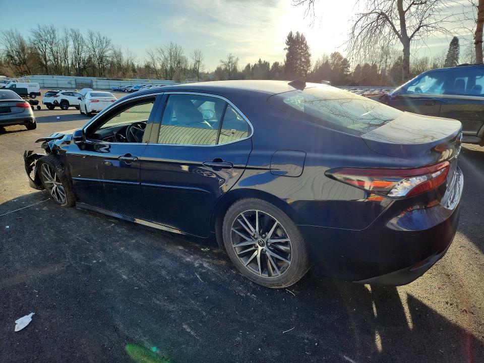 Photo 2 from auction – 2022 TOYOTA CAMRY with VIN 4T1F31AK1NU577185