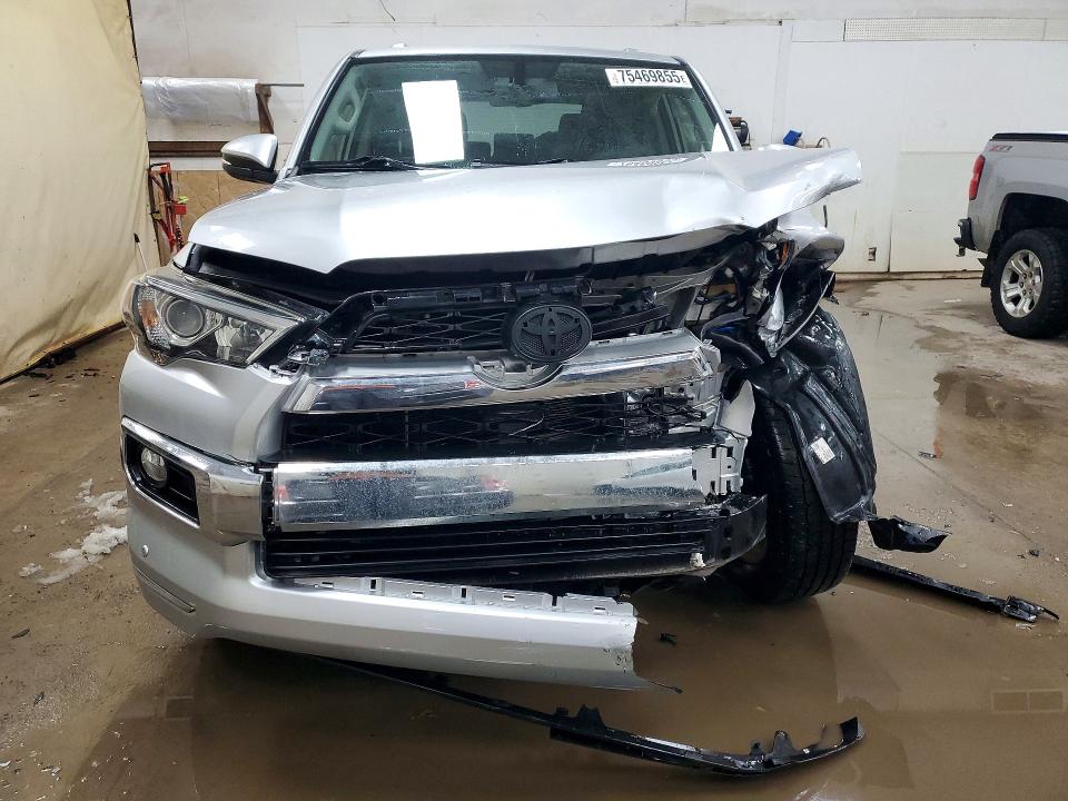 Photo 5 from auction – 2014 TOYOTA 4RUNNER SR with VIN JTEBU5JR3E5195766