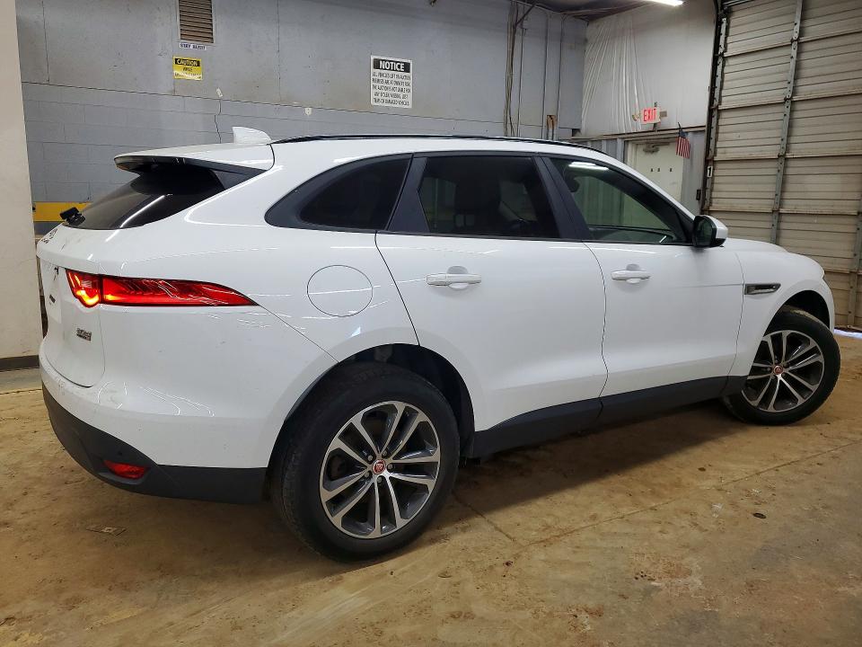 Photo 3 from auction – 2018 JAGUAR F-PACE PRE with VIN SADCJ2FN6JA286350