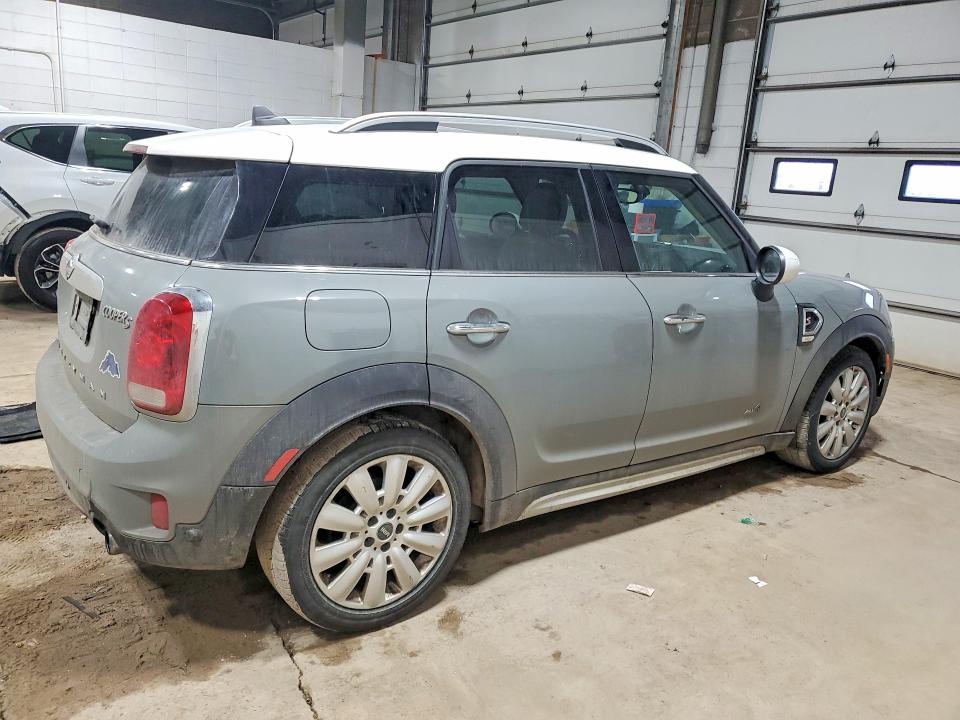 Photo 3 from auction – 2017 MINI COOPER with VIN WMZYT5C30H3D80418