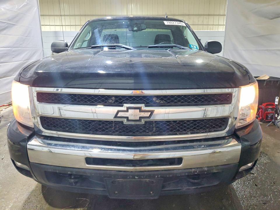Photo 5 from auction – 2011 CHEVROLET SILVERADO with VIN 1GCNKSE04BZ399238