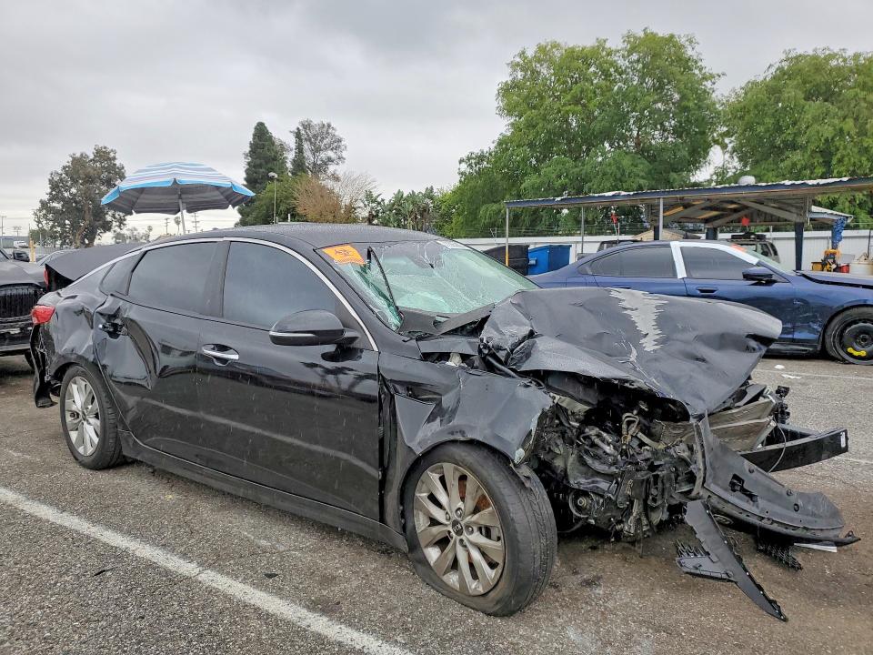 Photo 4 from auction – 2018 KIA OPTIMA with VIN 5XXGT4L38JG252372