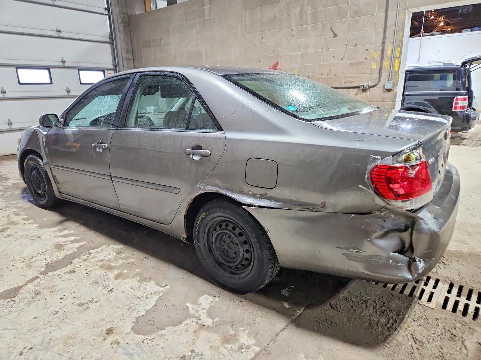 Photo 2 from auction – 2006 TOYOTA CAMRY with VIN JTDBE30K163054315