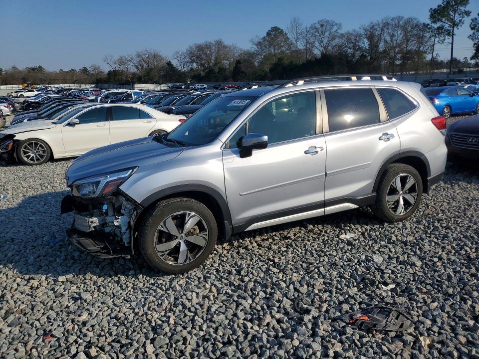 SUBARU FORESTER T 2019 with VIN JF2SKAWCXKH595827 - Photo from auction