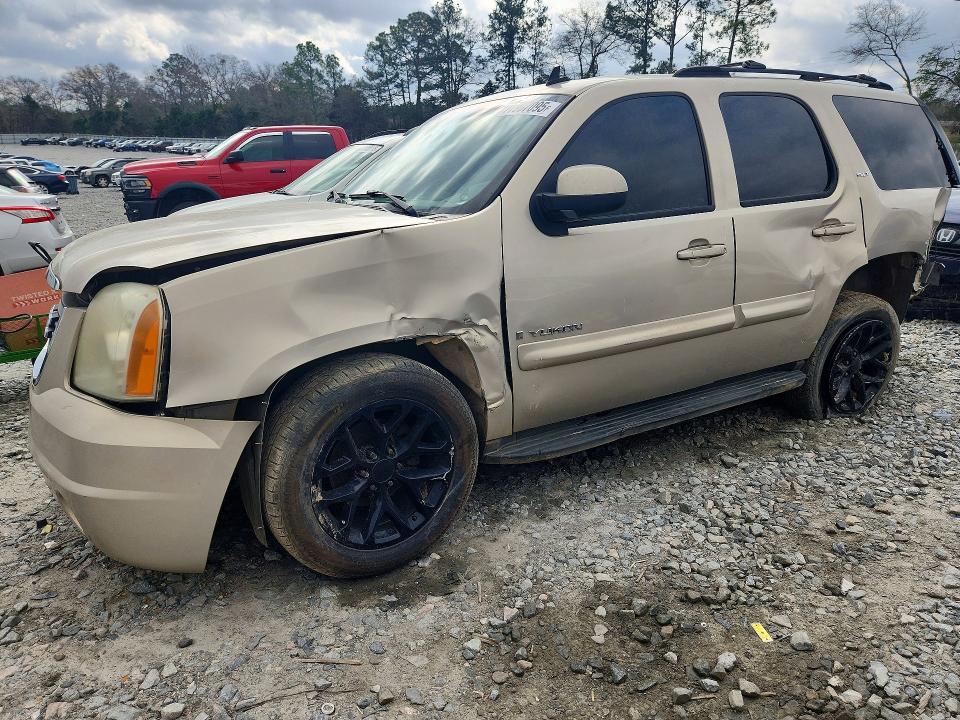 GMC YUKON 2007 with VIN 1GKFC13J37R143093 - Photo from auction