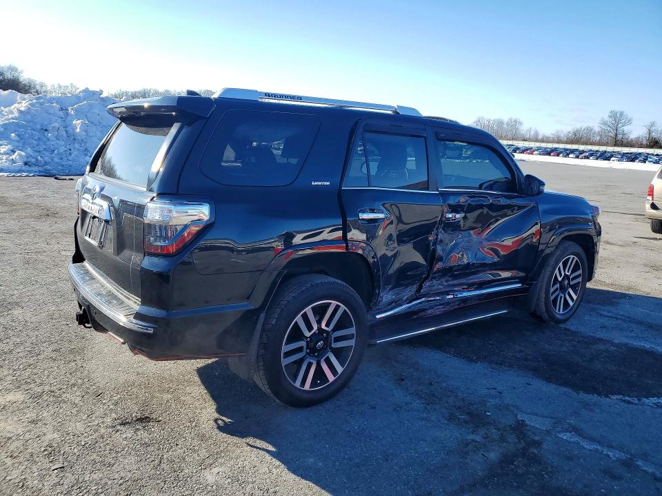 Photo 3 from auction – 2018 TOYOTA 4RUNNER with VIN JTEBU5JR3J5523696