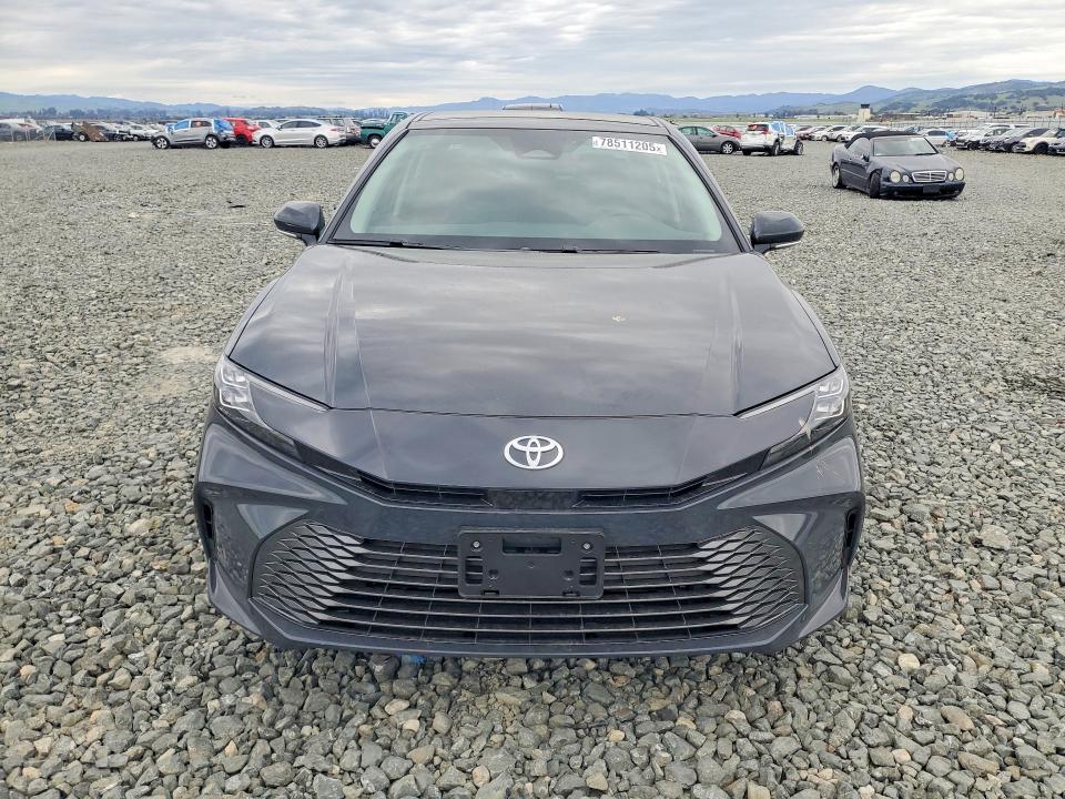 Photo 5 from auction – 2026 TOYOTA CAMRY with VIN 4T1DAACK2TU252004