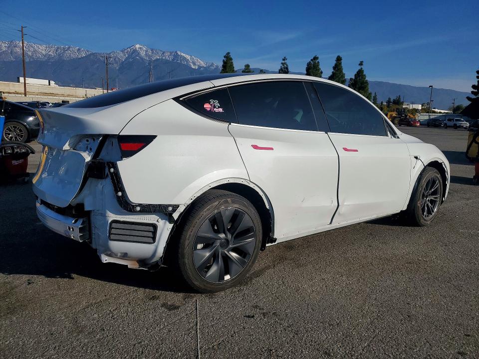 Photo 3 from auction – 2024 TESLA MODEL Y with VIN 7SAYGDED0RF122067