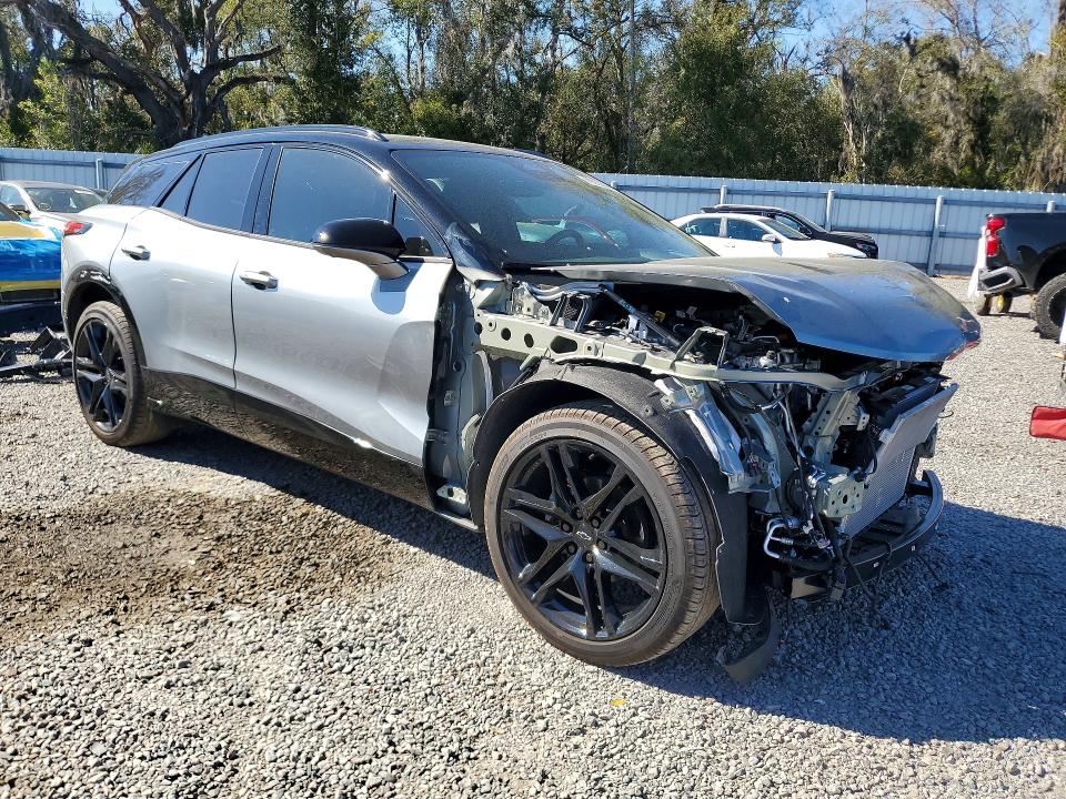 Photo 4 from auction – 2025 CHEVROLET BLAZER with VIN 3GNKDDRM7SS215596