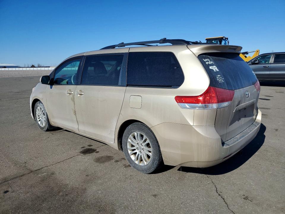 Photo 2 from auction – 2011 TOYOTA SIENNA with VIN 5TDYK3DC6BS169569